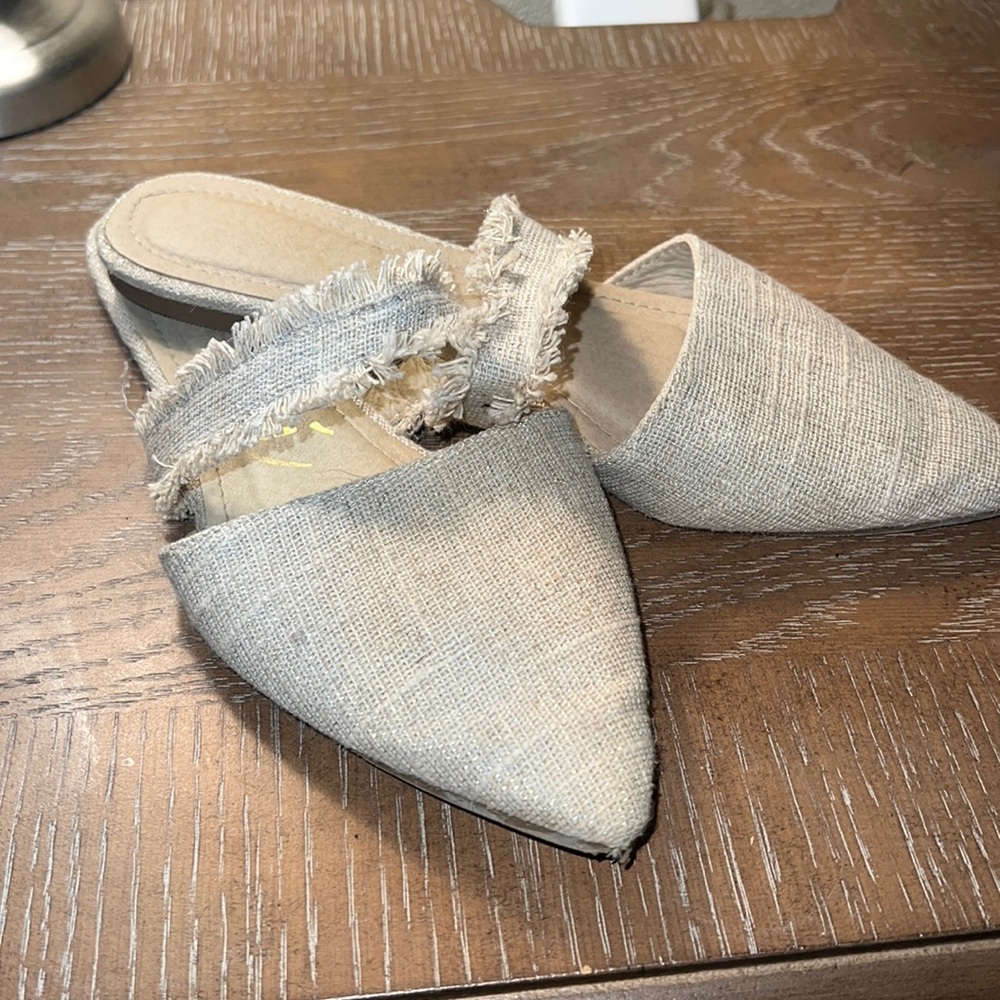 Boutique nude/shimmer mules